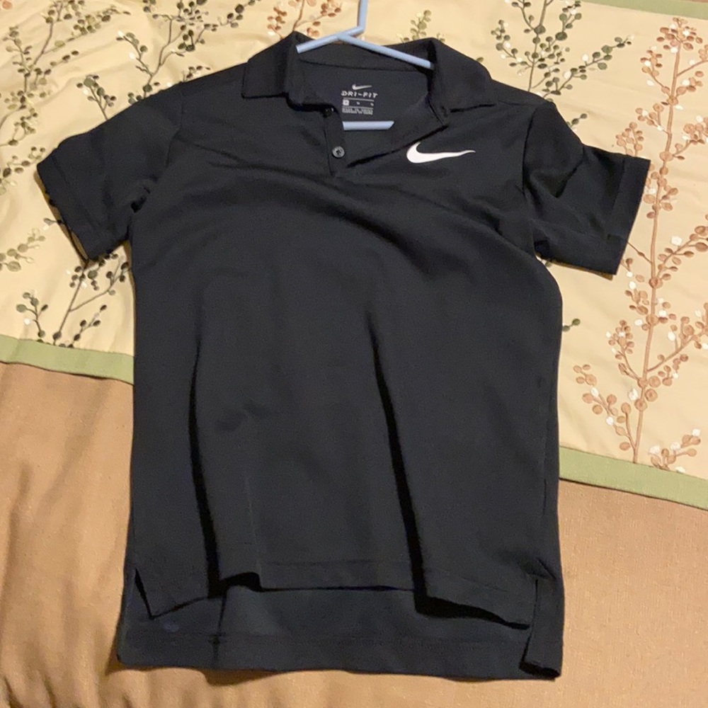 Black Nike golf boys